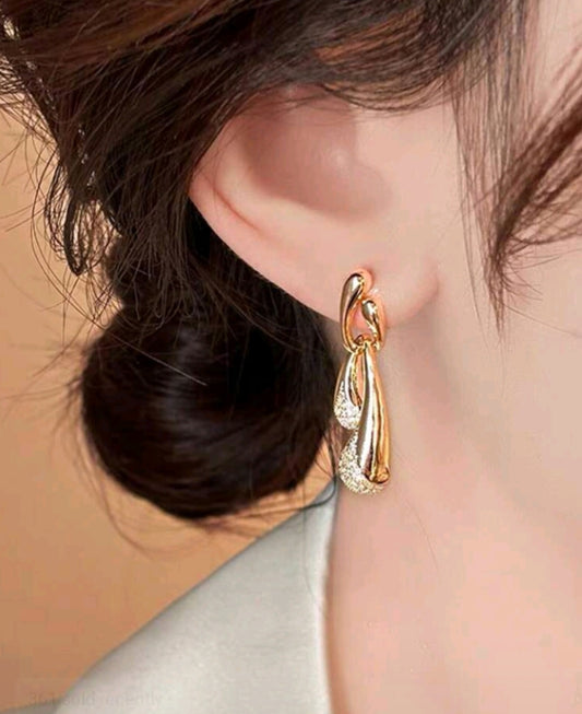 1 Pair Asymmetrical Golden Embedded Glass Teardrop Unique Luxury High-End Fashion Elegant Everyday Wear Earrings For Women
